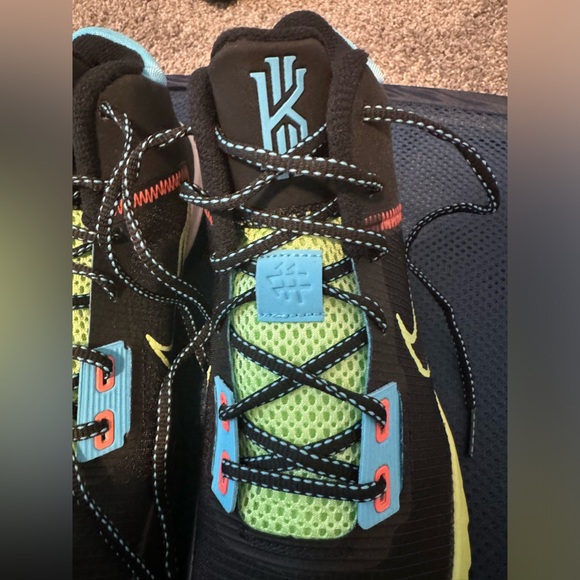 Nike Mens Kyrie Flytrap IV - Picture 4 of 8